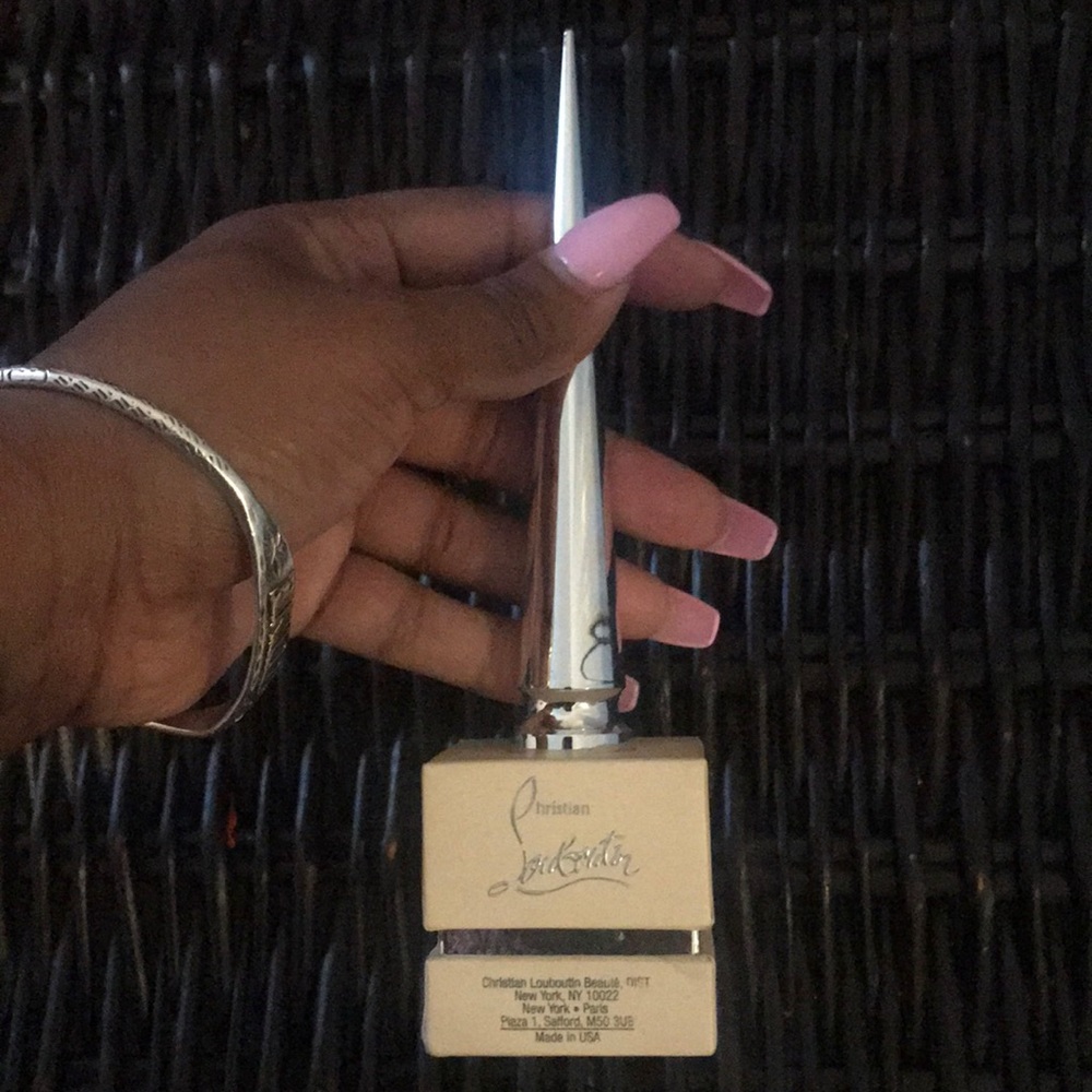 Christian Louboutin Pluminette nail color